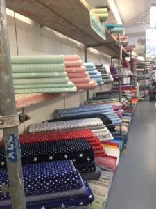 Regal aus gebrauchtem Rux-Gerüst bei Stoffe in Stade geruest.com