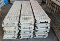 Layher Bauteile für 4 Etagen 2,07m Stahl gebraucht auf geruest.com kaufen