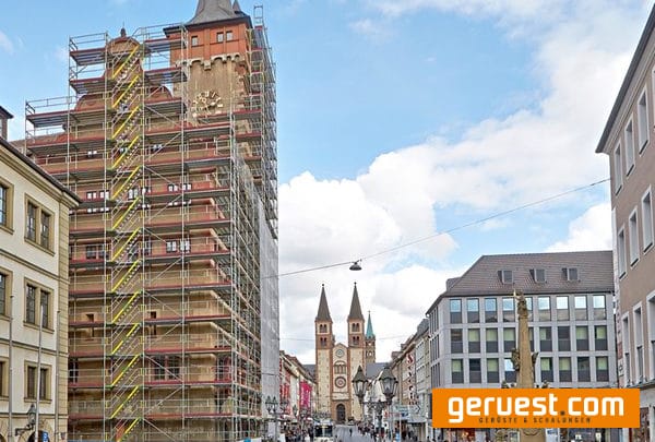 Mit dem meterbreiten Blitz Gerüst von Layher als Maurergerüst konnte die geforderte Lastklasse problemlos realisiert werden.